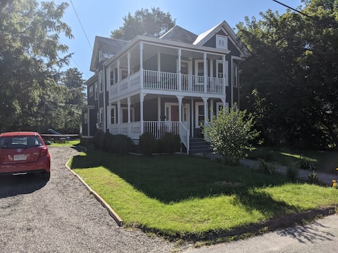 In-Town Victorian with 5 Bedrooms