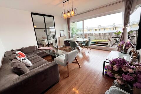 Lovely bright apartment close to Olympic sites