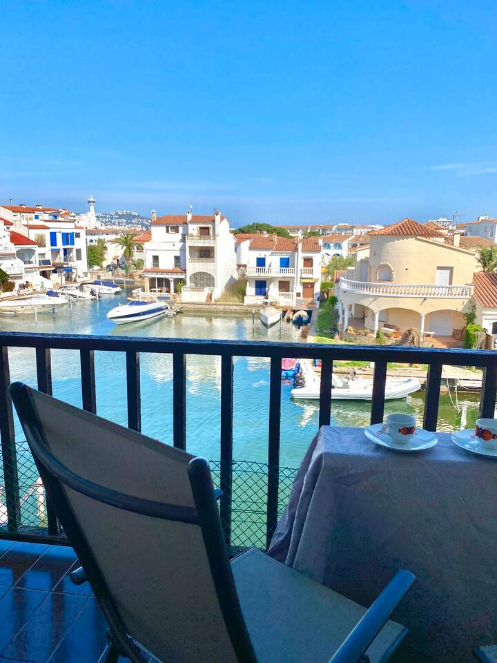 Disfruta de las vistas al canal. - Apartamentos en alquiler en