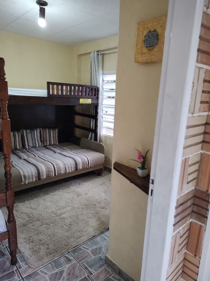 ทางเข้าห้อง 1