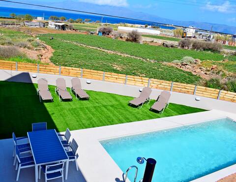 Balos Residence private pool Seafront 3BD 2BTH