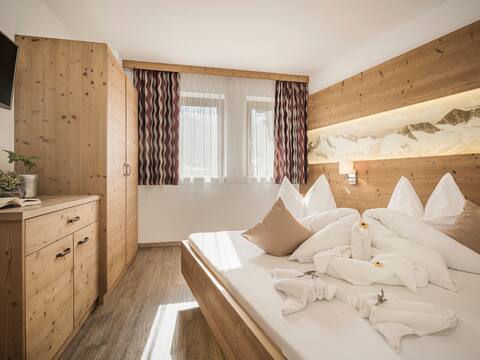 new 2br apartment with balcony, next to ski lift