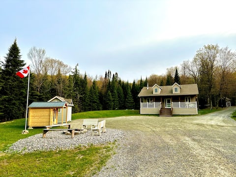Cozy 3BR cottage,100acre, hiking, firepit, Sauna