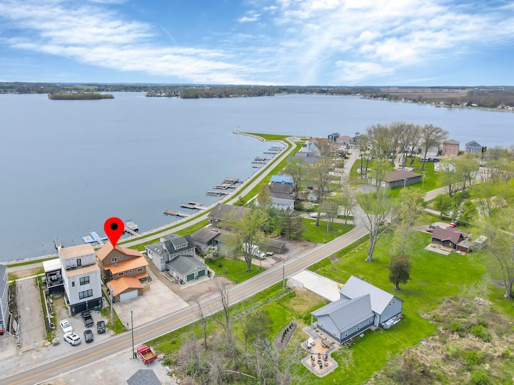 The Copper Cabin Buckeye Lake Condominiums for Rent in Millersport