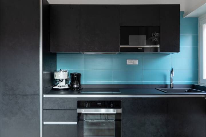 Roman Residenza: Central, Quiet, Bright, Modern. gallery image 3