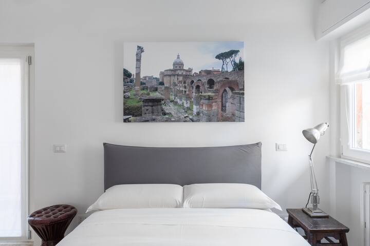 Roman Residenza: Central, Quiet, Bright, Modern. gallery image 5