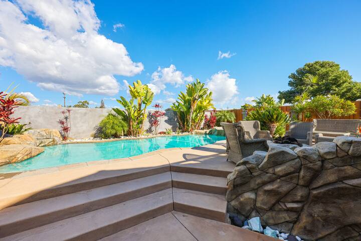 5BR | Salt Water Pool | Hot Tub | Fire Pit| BBQ gallery image 4