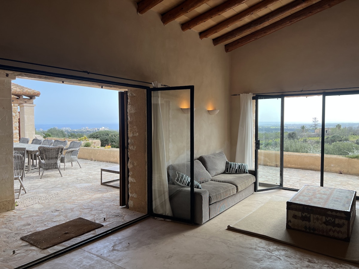 The other ocean view suite in the upper house also has panoramic sea views