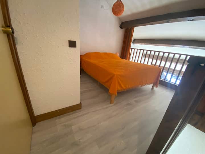 Chumba cha kwanza cha kulala