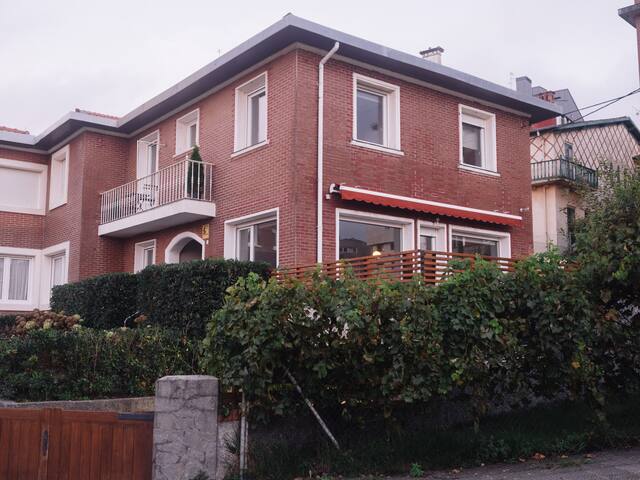 “Amaluz Ocean Villa”Bilbao Beach Friends&Families gallery image 2