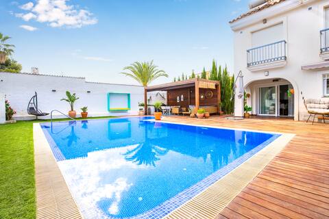 Beautiful house w/private pool near sea in Albir