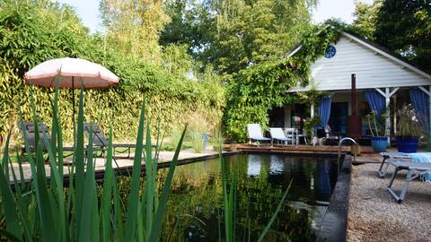 Rustic poolhouse near city centre Eindhoven