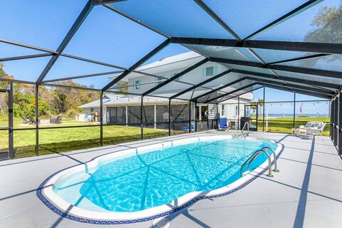 Altus Waterfront Estate Heated Pool Sleeps 15