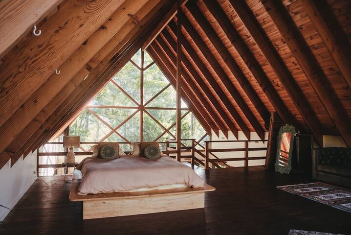 A Native Escape: On a Mountain overlooking the Sea gallery image 2