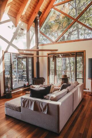 A Native Escape: On a Mountain overlooking the Sea gallery image 3