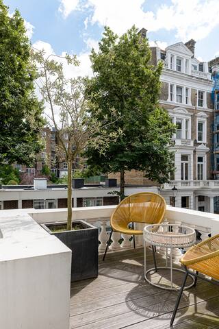 The Bengal Tiger – 2 BR with Patio in Notting Hill gallery image 5
