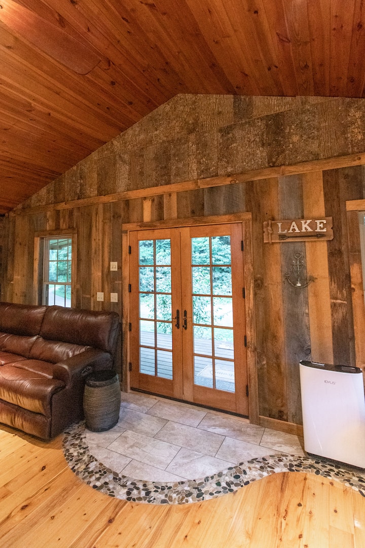 Luxury Mountain Chalet Escape - Watauga Lake, TN