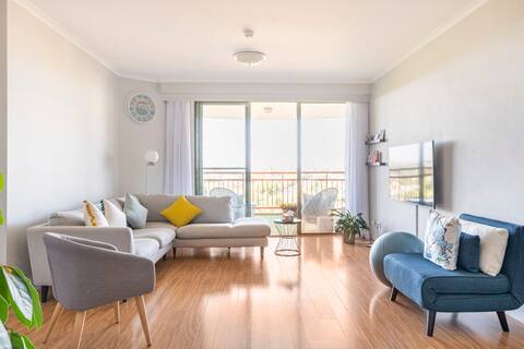 Room with Gorgeous View and Balcony in Lux Complex