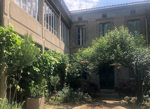 Top Airbnb: Air-conditioned accommodation, close to the center, Grands Buffets à Narbonne