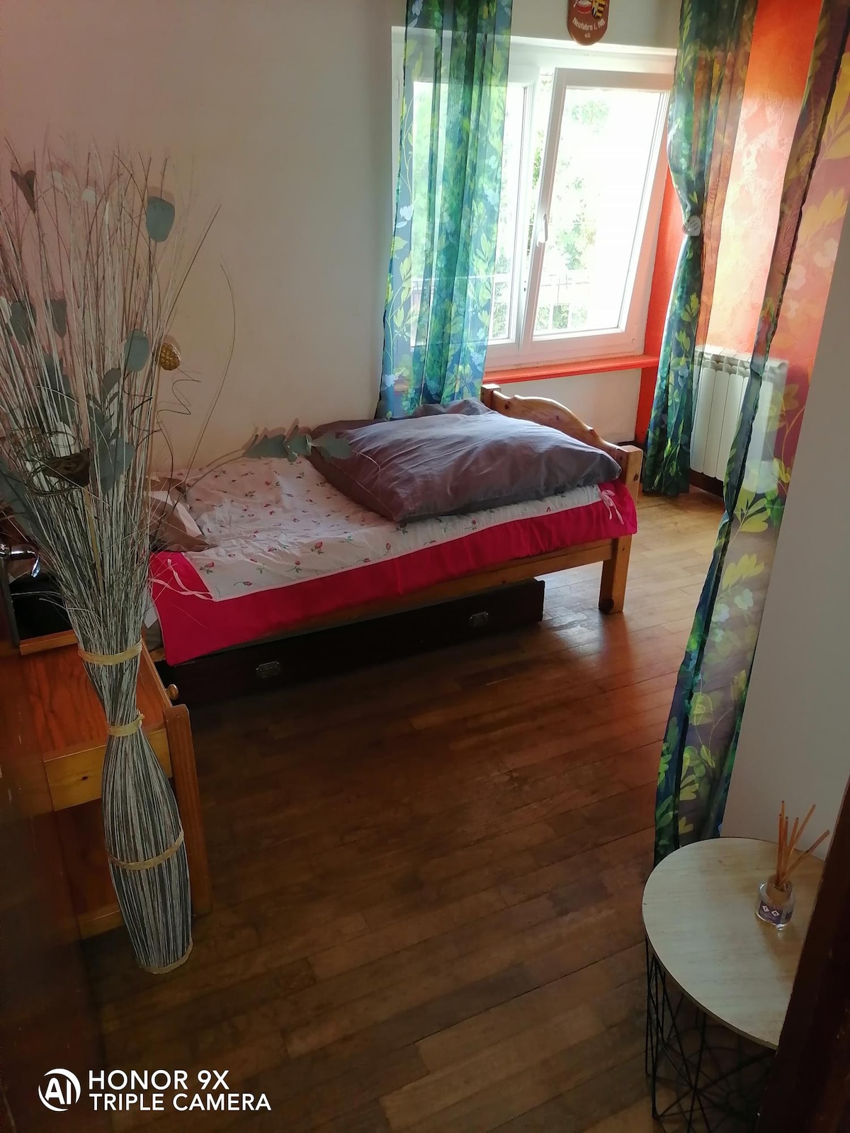 пролетна соба... кревет за 1 лице