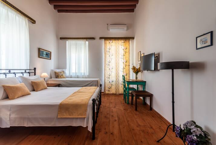 Antigoni’s Bay view gallery image 4