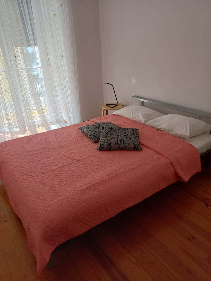 Izba jedna - manželská posteľ