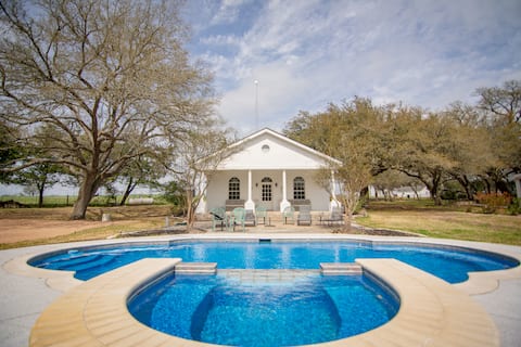 Magnolia Manor Cottage