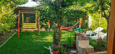 2 bedroom intimate sea house with private yard