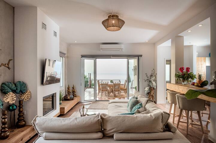 Villa Domus Aqua on the beach of Glaros gallery image 3