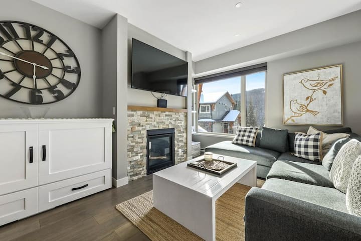Echo Landing 11: Large 3br/3ba Townhome + Hot Tub