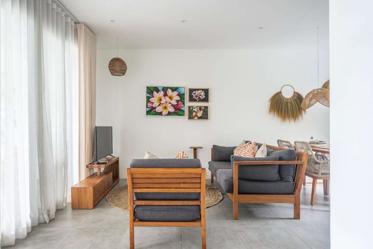 Rental unit in Kecamatan Kuta Utara · ★4.89 · 1 bedroom · 1 bed · 1 bath, comparable Airbnb