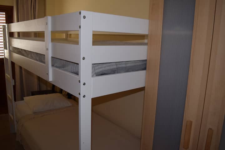 Zimmer mit Stockbett / Спалня с двуетажно легло