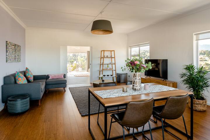 The Views Guesthouse. Happy home incl cont. B’fast gallery image 5