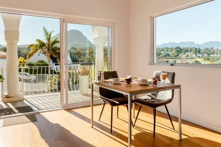 The Views Guesthouse. Happy home incl cont. B’fast gallery image 2