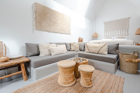 Popular Airbnb listing: Suite-Suite trendy, luxury private guesthouse in Zandvoort
