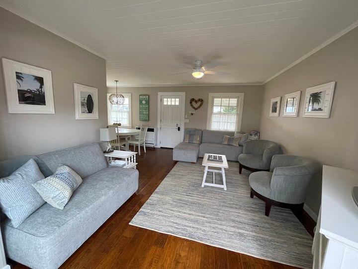 Best Santa Barbara Stay ~The Carpinteria Beach House~ 5 Stars: Perfect Location - Carpinteria, CA