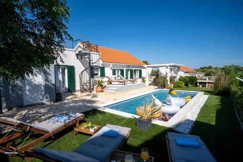 Holiday house "Diana" [heating pool and jacuzzi]