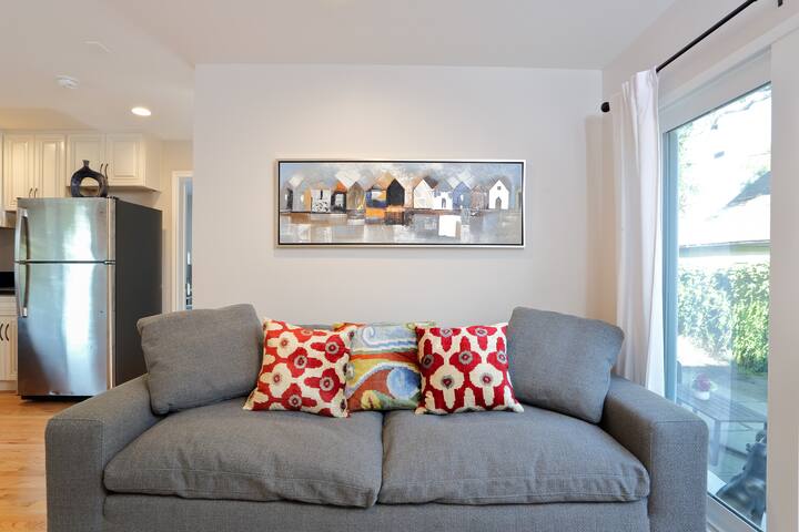 Modern Pasadena Home in Quiet Caltech Neighborhood gallery image 2