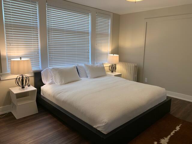 Kitsilano house steps away from Ocean gallery image 5