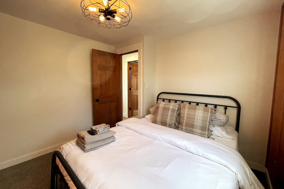 غرفة نوم وسطى