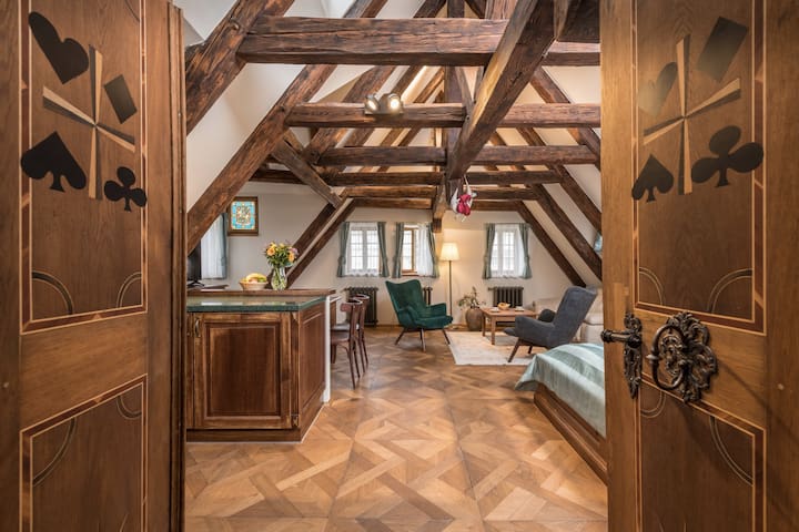Apartmán 7 · Original Attic Apartment under Prague Castle