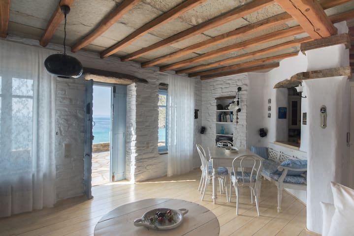 Lapis – house by the sea