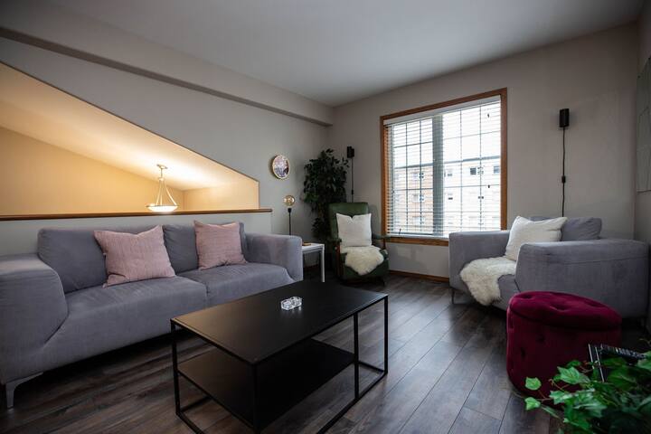 South Osborne Station West – Family-Friendly Haven gallery image 5