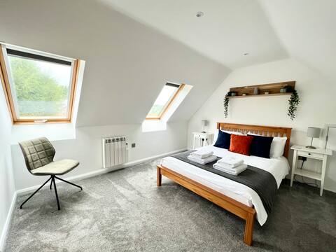 Beautiful cosy rural retreat with parking!