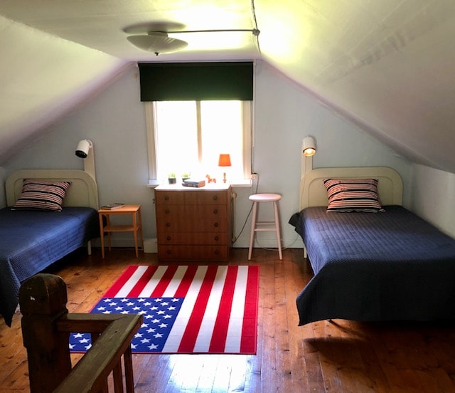 การซ้อมดนตรีในห้องนอน "Kolsten"