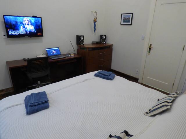 Suite + Bedroom, 2 WC, 2 AC, Private Entrance gallery image 2