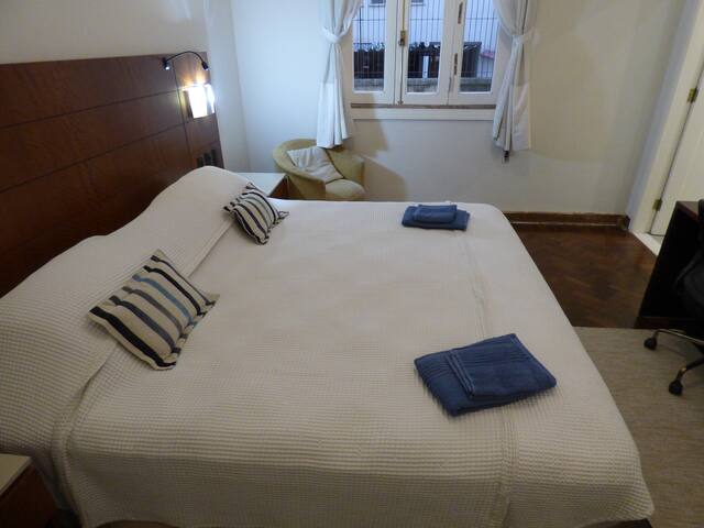 Suite + Bedroom, 2 WC, 2 AC, Private Entrance gallery image 5