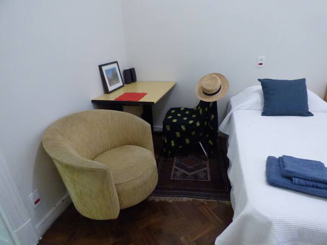 Suite + Bedroom, 2 WC, 2 AC, Private Entrance gallery image 4