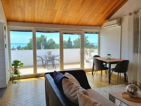 Lovely apartment on the sea shore