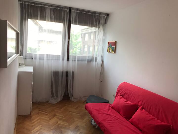 segundo dormitorio con sofá cama muy cómodo (160x200)